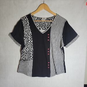 Parsley & Sage Patchwork Black White Top Abstract Print Button Accent Artsy M